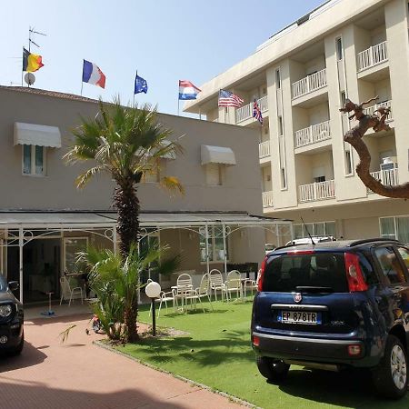 Hotel Silvana Rimini Eksteriør bilde