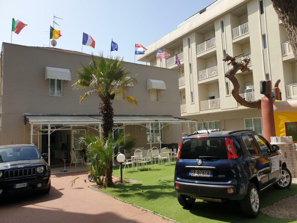 Hotel Silvana Rimini Eksteriør bilde